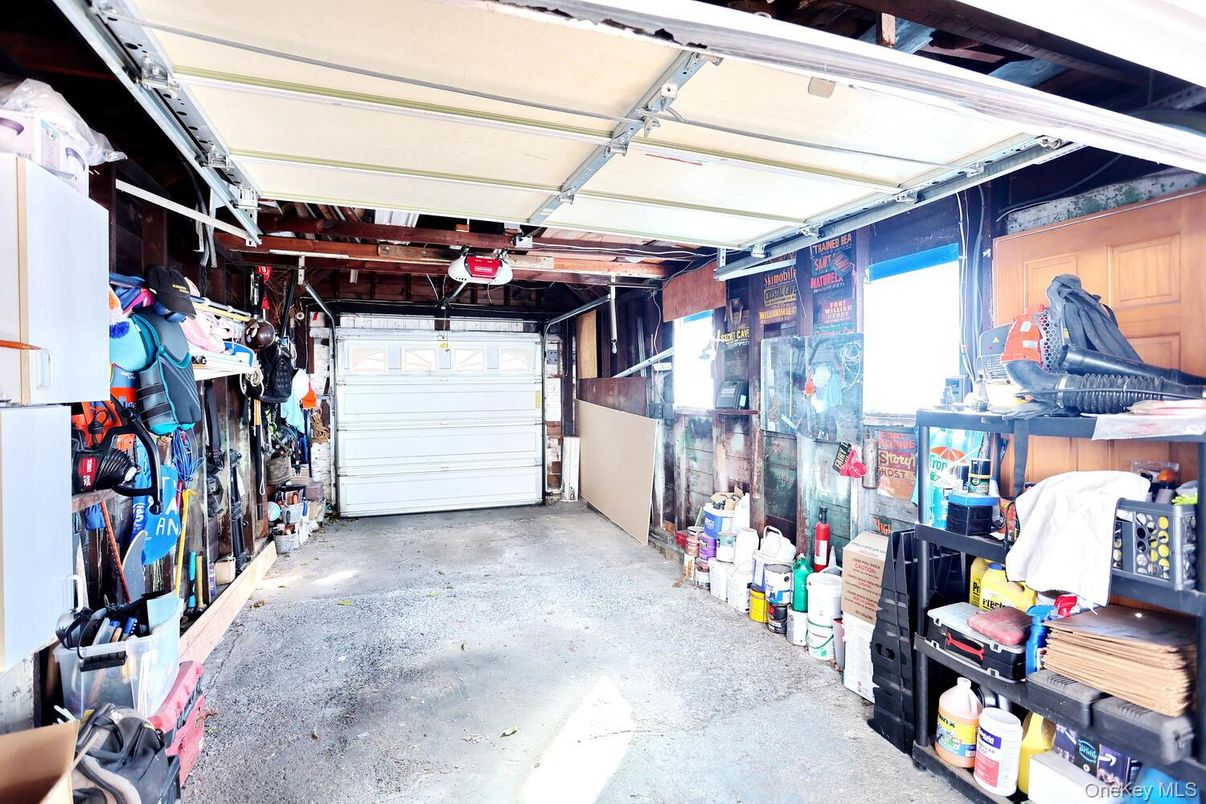 Garage, Interior
