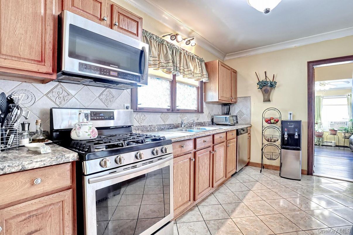 Interior, Kitchen, Stainless Steel Appliances