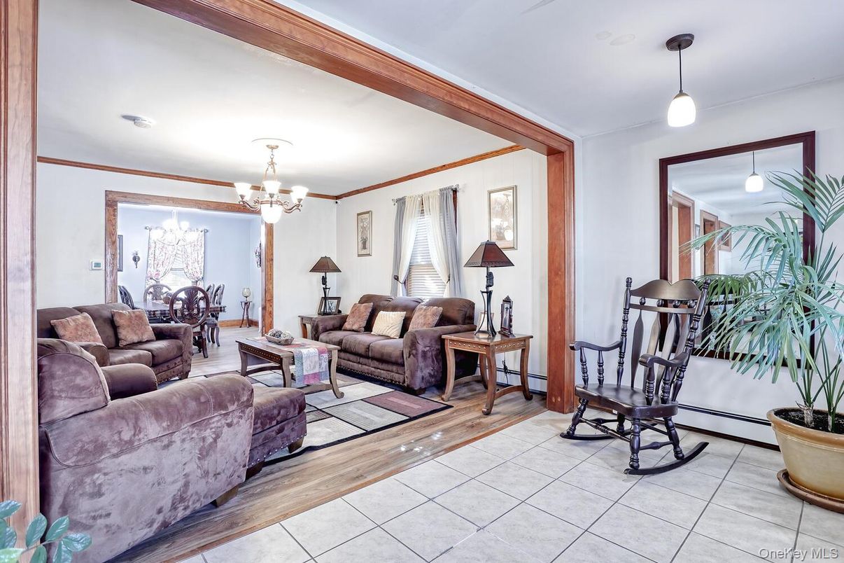 Chandelier, Interior, Living room, Pendant Lights