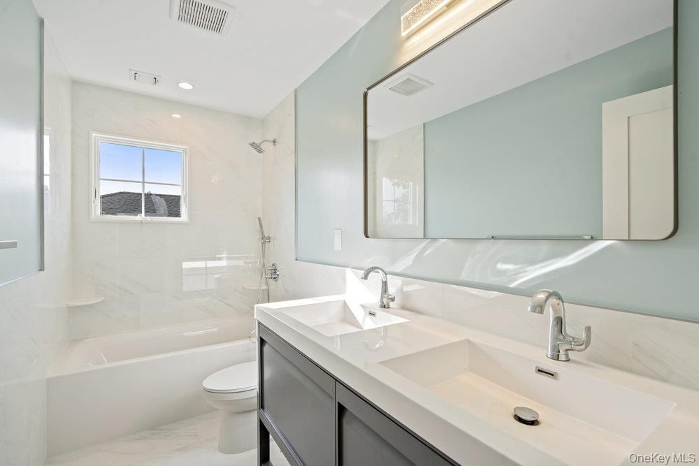 Bathroom, Interior, Marble, Marble Walls, Recessed Lighting