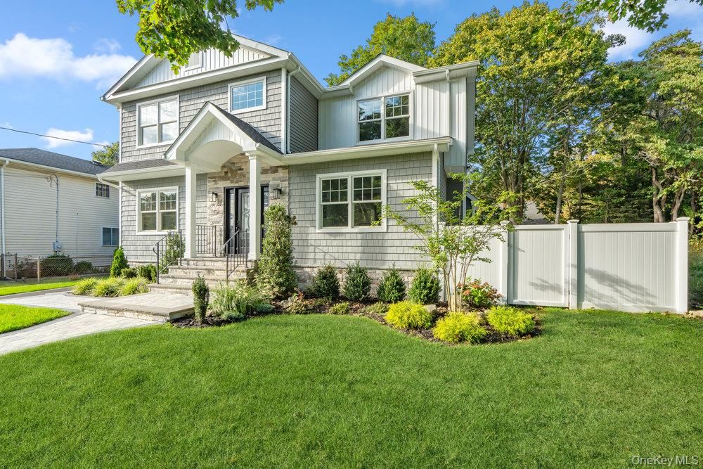 Exterior, Facade, Farmhouse