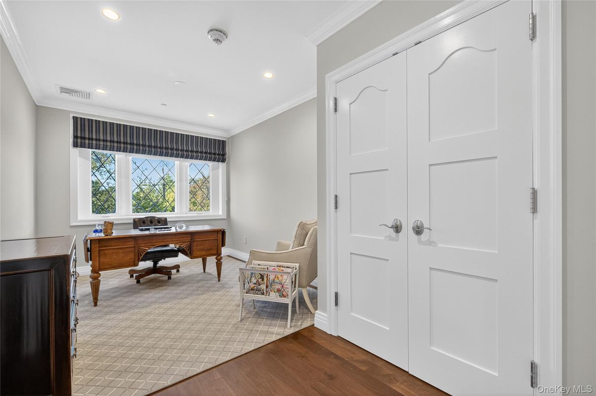 Home Office, Interior, Recessed Lighting, Wood Texture Flooring