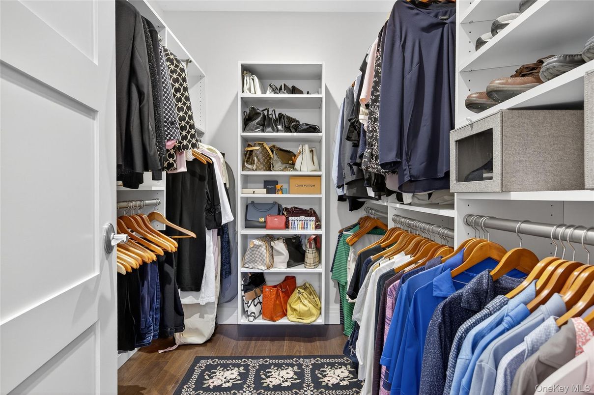 Interior, Walk-in Closets, Wood Texture Flooring