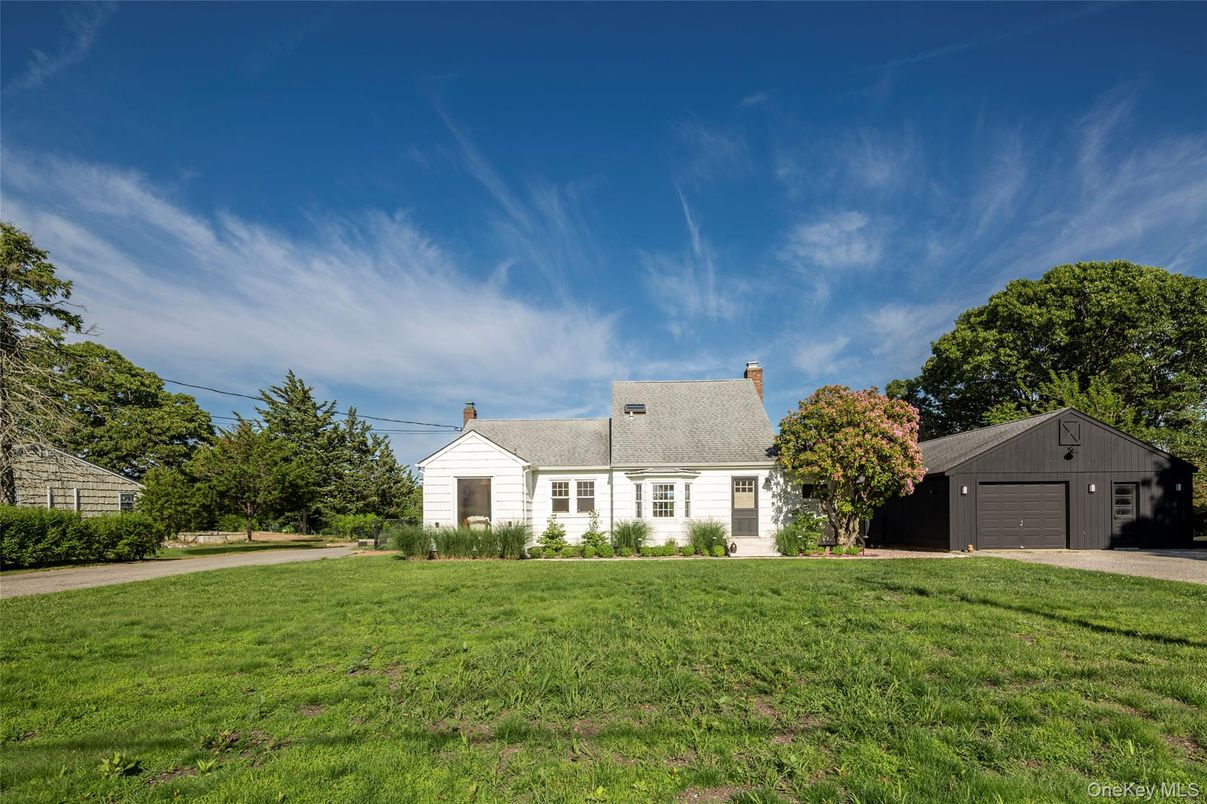 Backyard, Detached Garage, Exterior