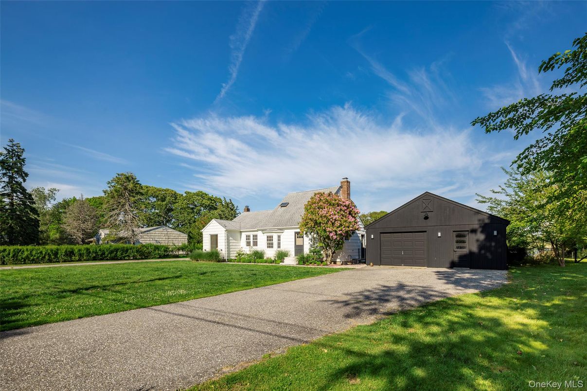 Backyard, Detached Garage, Exterior