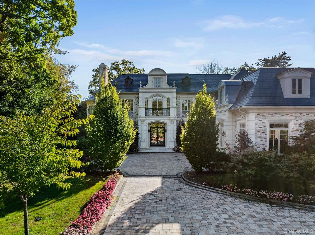 Exterior, Facade, French Provincial