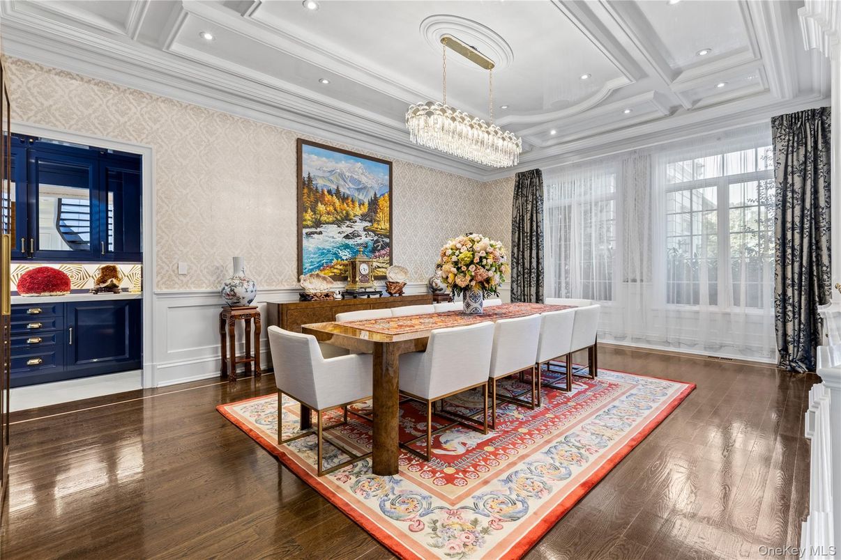 Chandelier, Dining room, Interior, Recessed Lighting, Wood Texture Flooring
