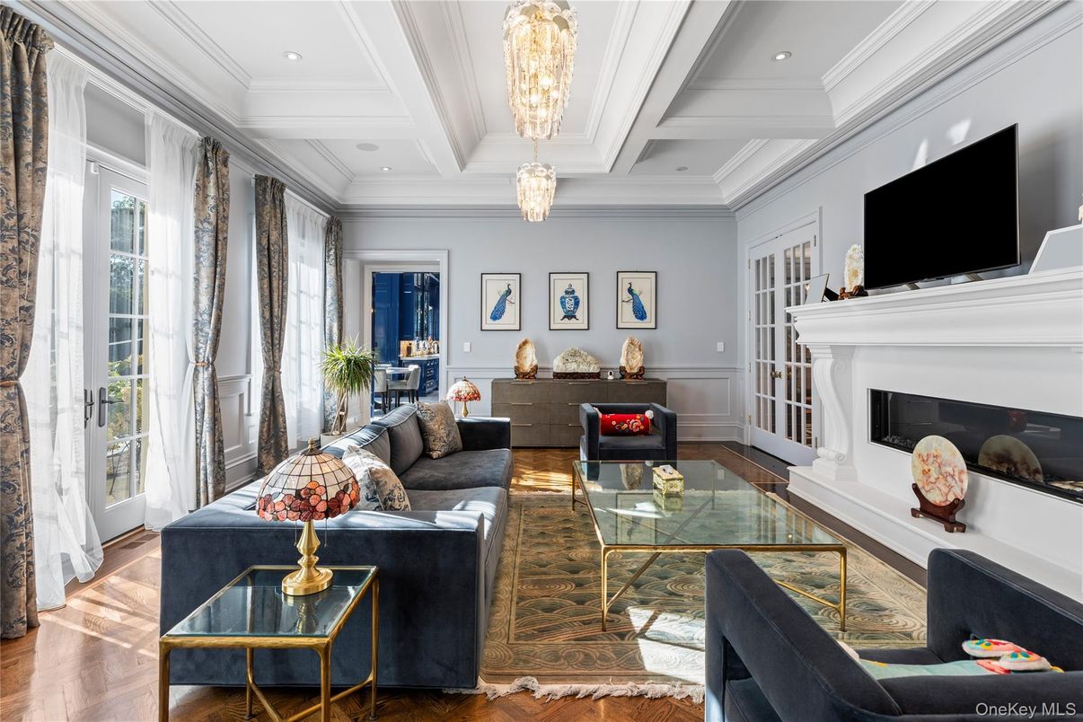 Fireplace, Interior, Living room, Pendant Lights, Recessed Lighting, Wood Texture Flooring