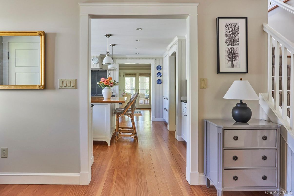 Interior, Pendant Lights, Recessed Lighting, Wood Texture Flooring