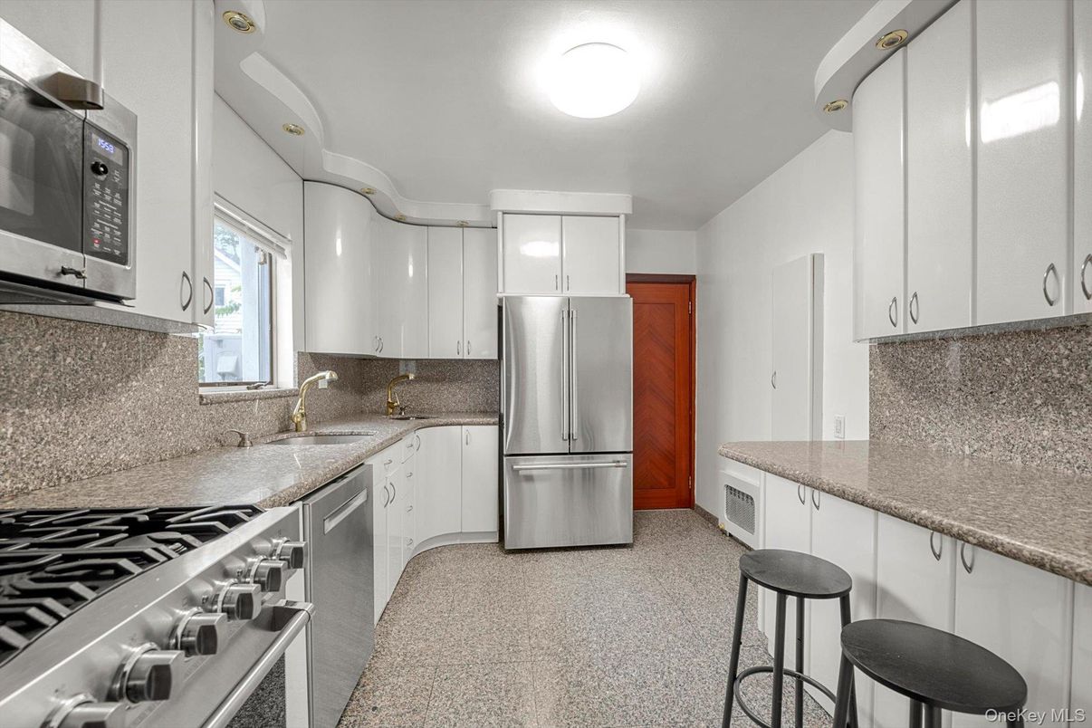 Interior, Kitchen, Stainless Steel Appliances