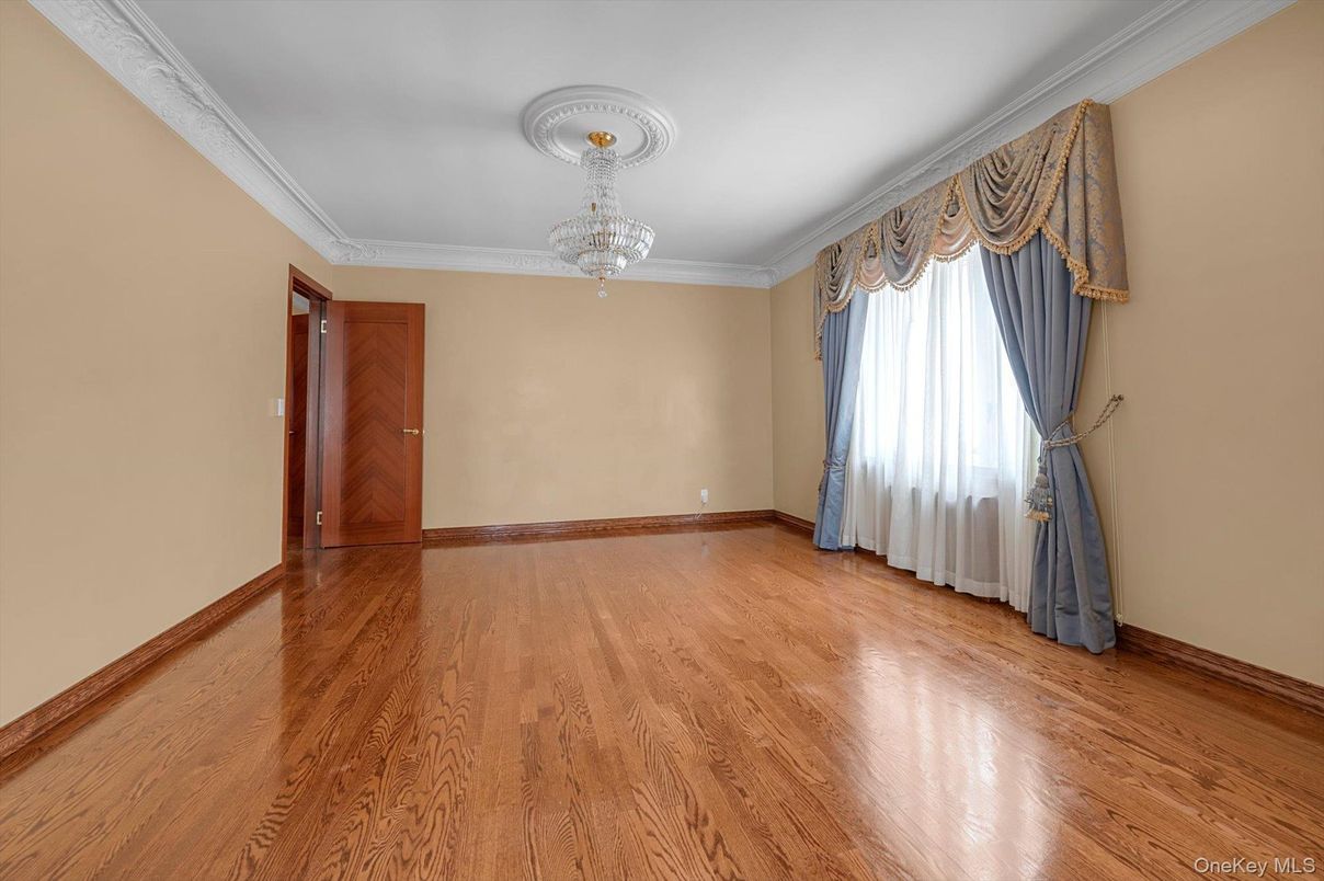 Chandelier, Empty room, Interior, Wood Texture Flooring