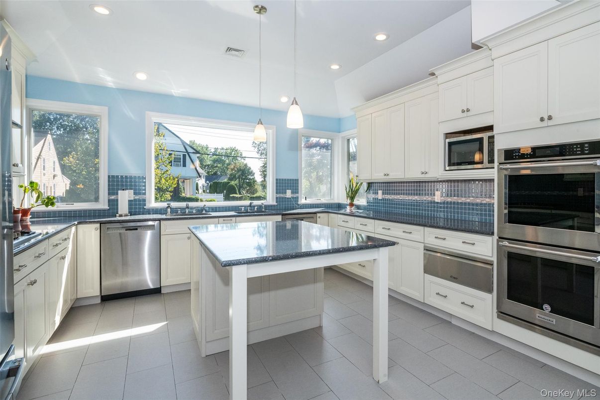 Interior, Kitchen, Pendant Lights, Recessed Lighting, Stainless Steel Appliances