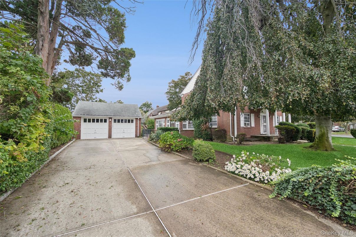 Backyard, Detached Garage, Exterior