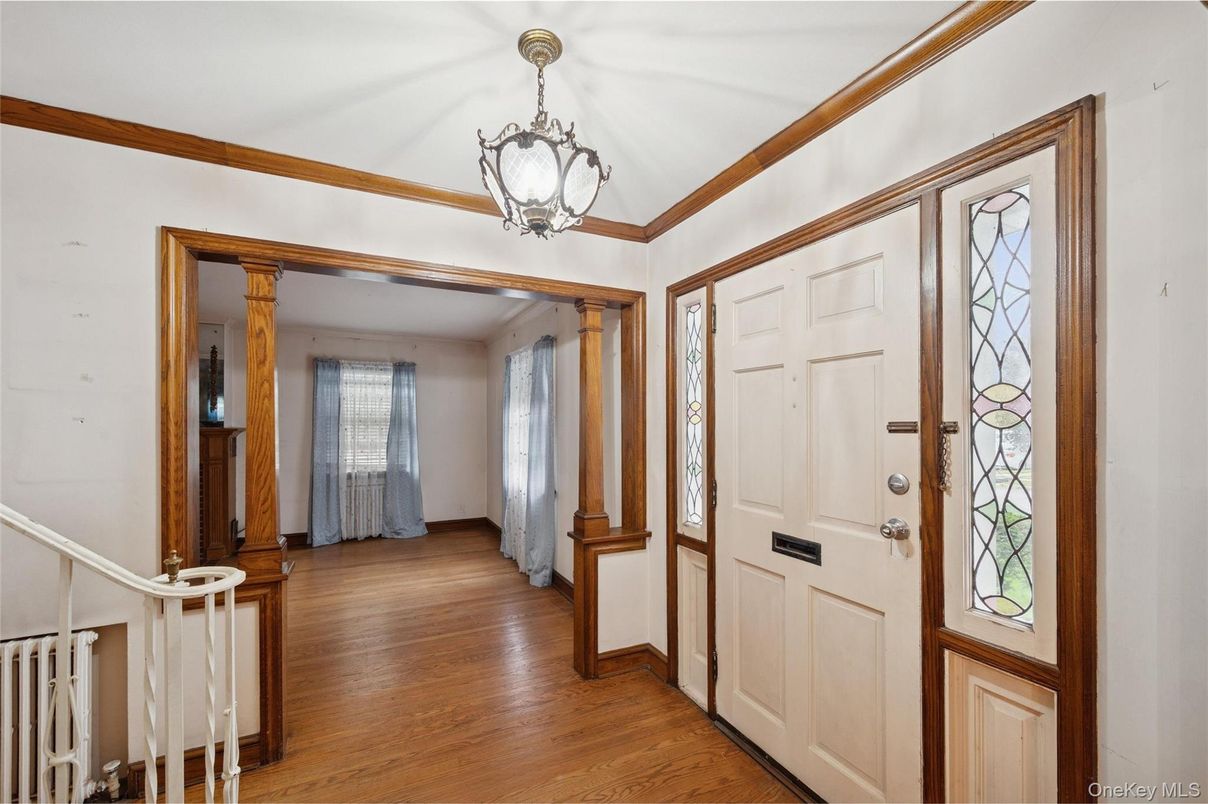 Interior, Pendant Lights, Wood Texture Flooring