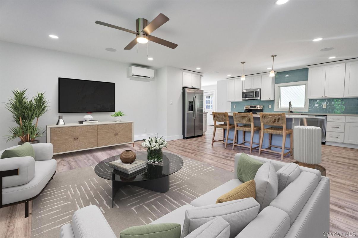 Dining room, Interior, Kitchen, Living room, Pendant Lights, Recessed Lighting, Stainless Steel Appliances, Wood Texture Flooring