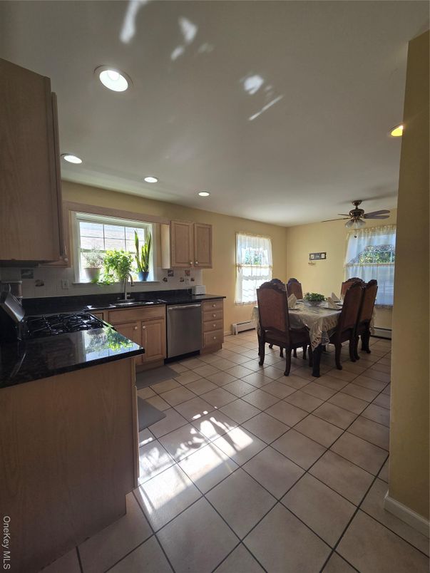 Dining room, Interior, Kitchen, Recessed Lighting