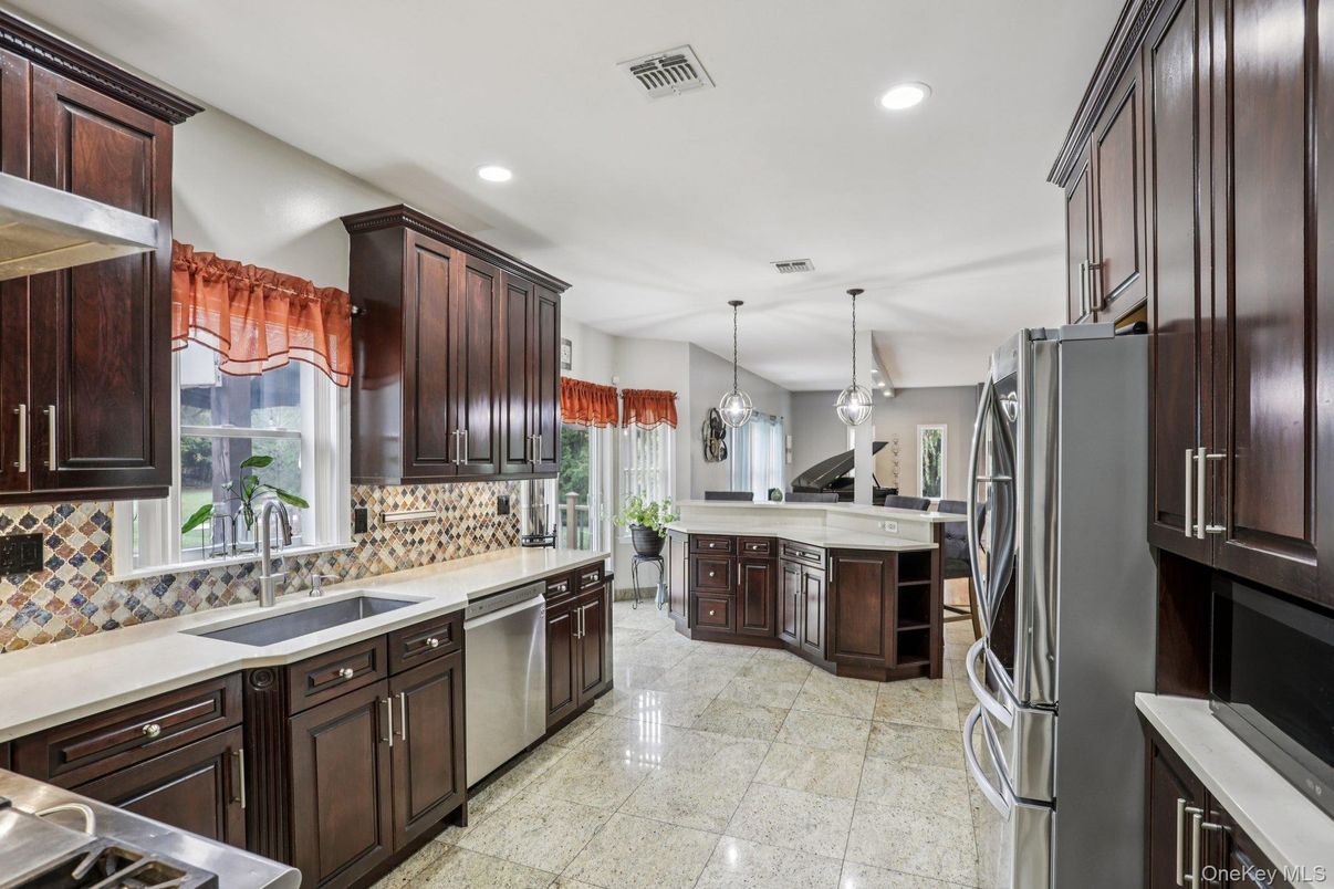 Interior, Kitchen, Pendant Lights, Recessed Lighting, Stainless Steel Appliances