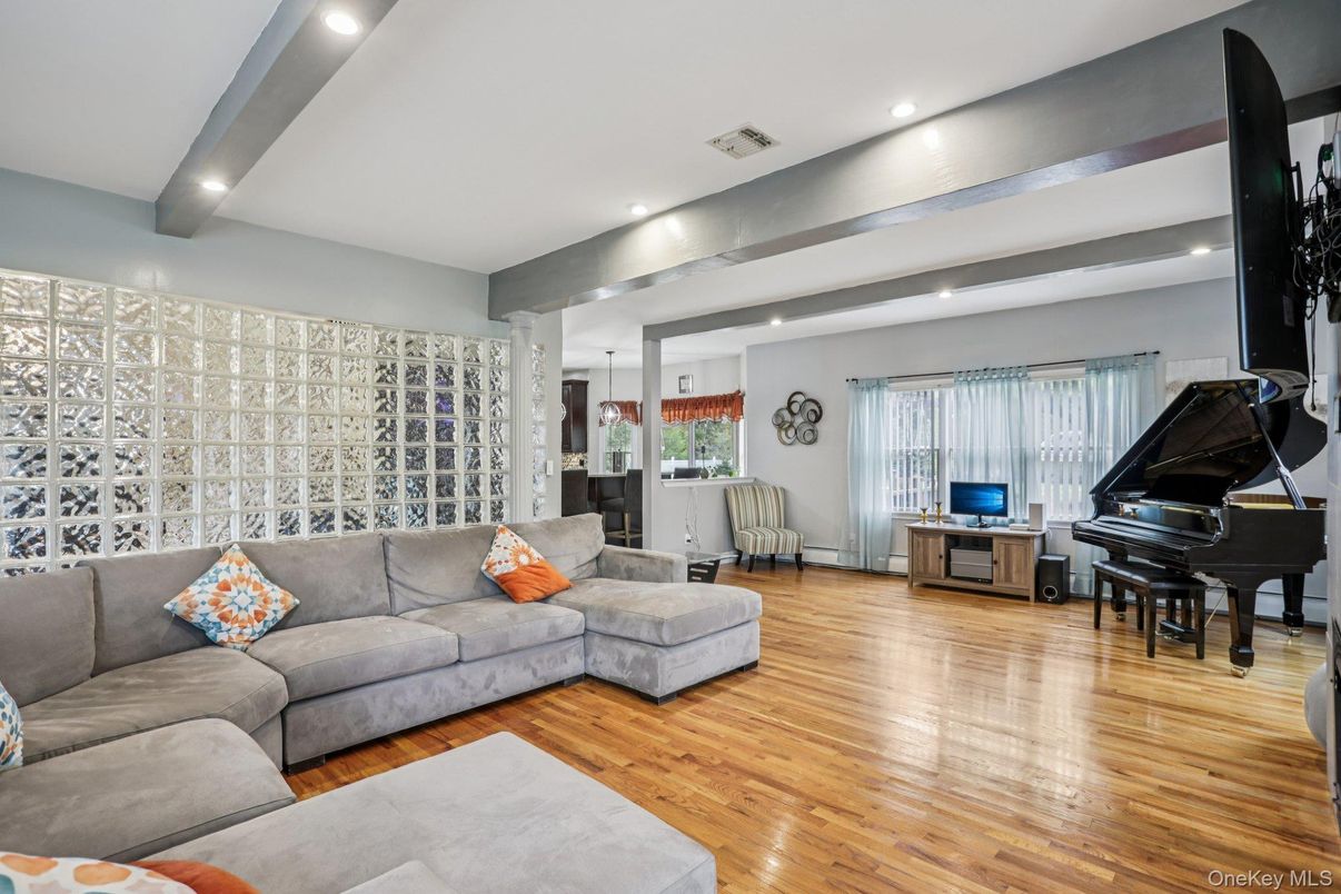 Interior, Living room, Piano, Recessed Lighting, Wood Texture Flooring