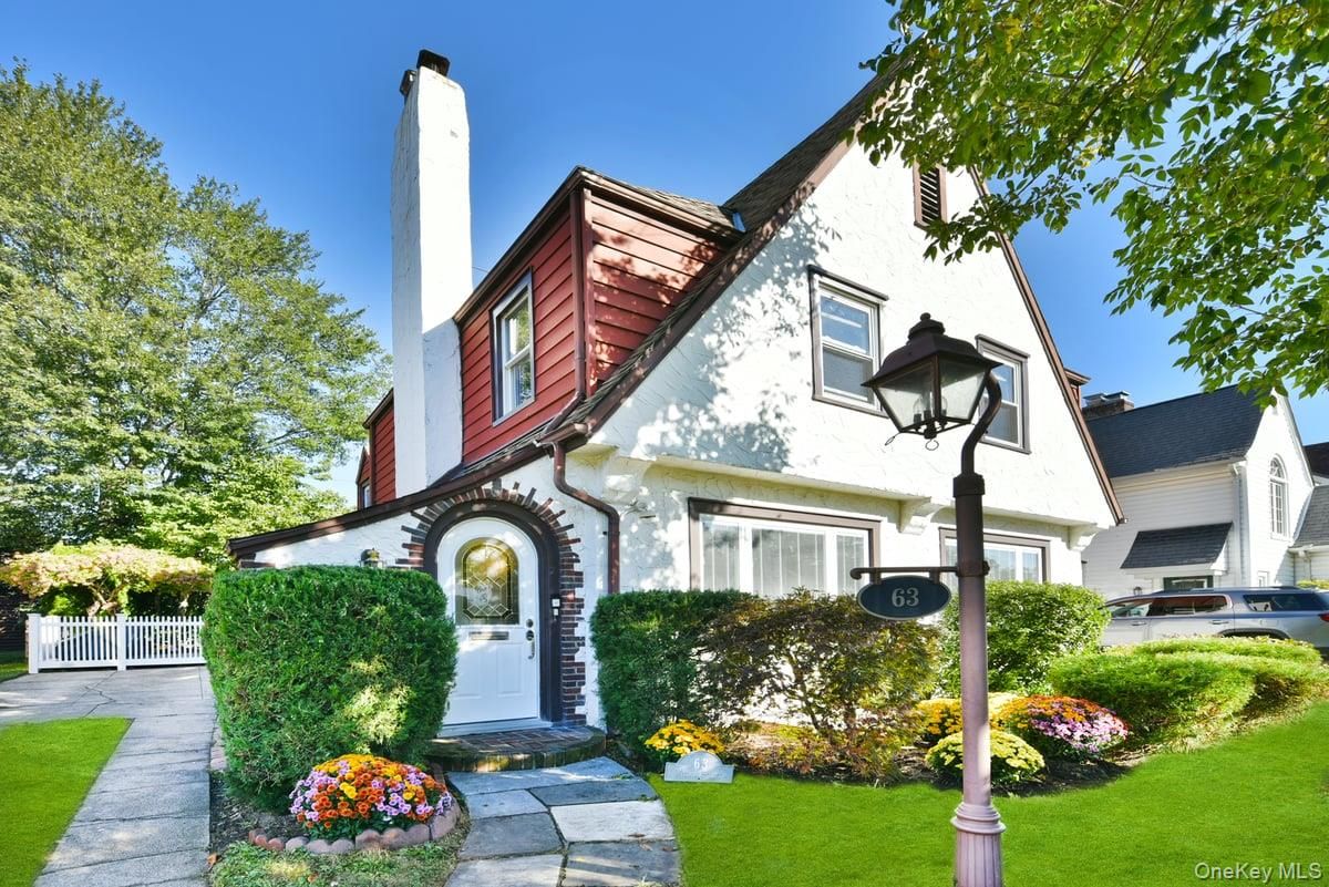 Exterior, Facade, Tudor Revival