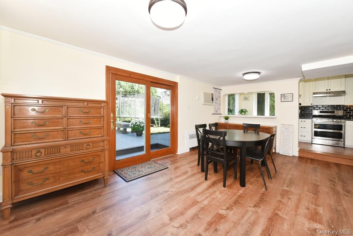 Dining room, Interior, Kitchen, Stainless Steel Appliances, Wood Texture Flooring
