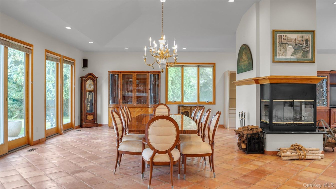 Chandelier, Dining room, Fireplace, Interior, Recessed Lighting