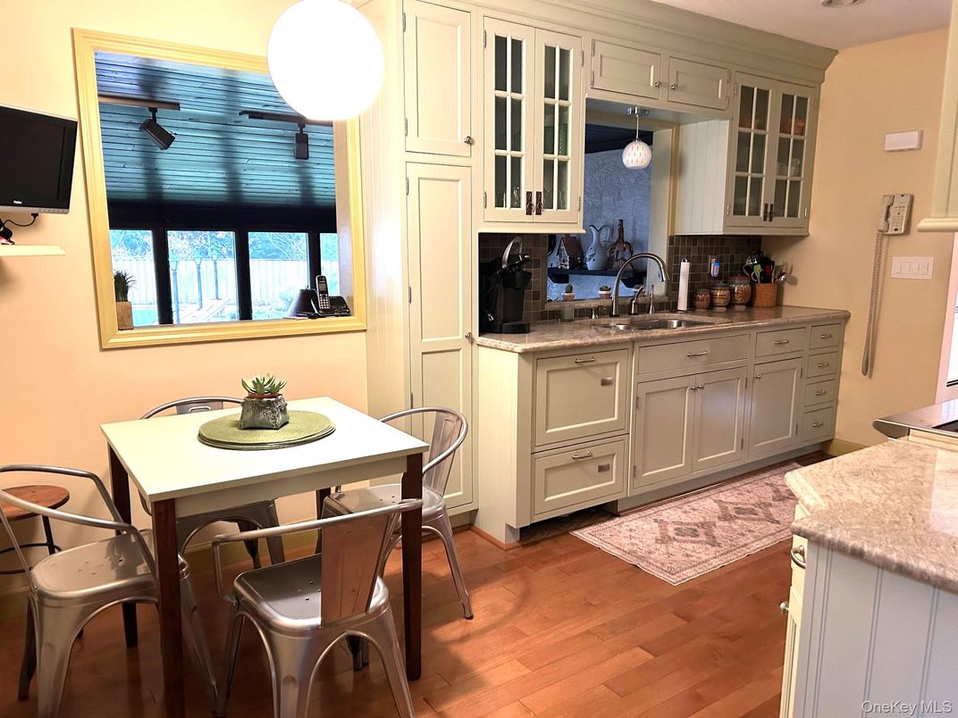 Dining room, Interior, Kitchen, Pendant Lights, Wood Texture Flooring