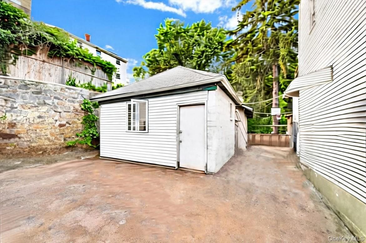 Detached Garage, Exterior