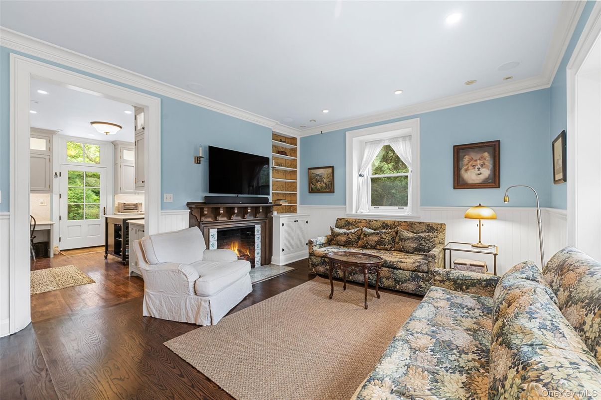 Fireplace, Interior, Living room, Recessed Lighting, Wood Texture Flooring