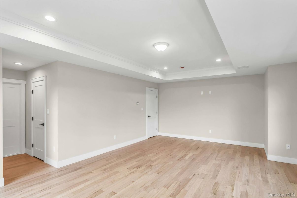 Empty room, Interior, Recessed Lighting, Wood Texture Flooring