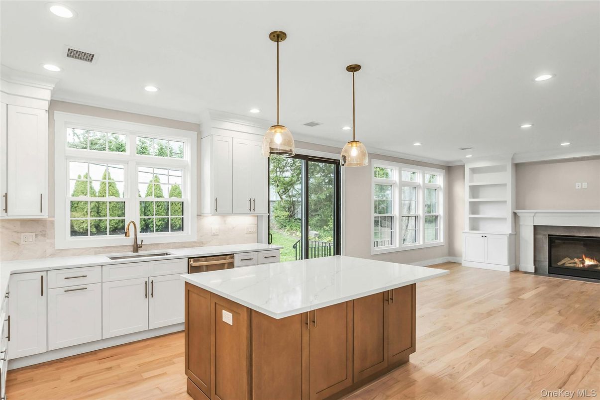 Fireplace, Interior, Kitchen, Pendant Lights, Recessed Lighting, Wood Texture Flooring