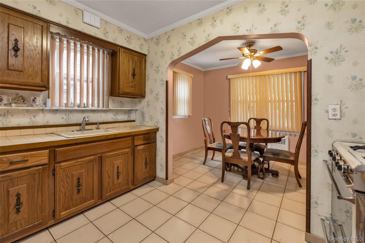Dining room, Interior