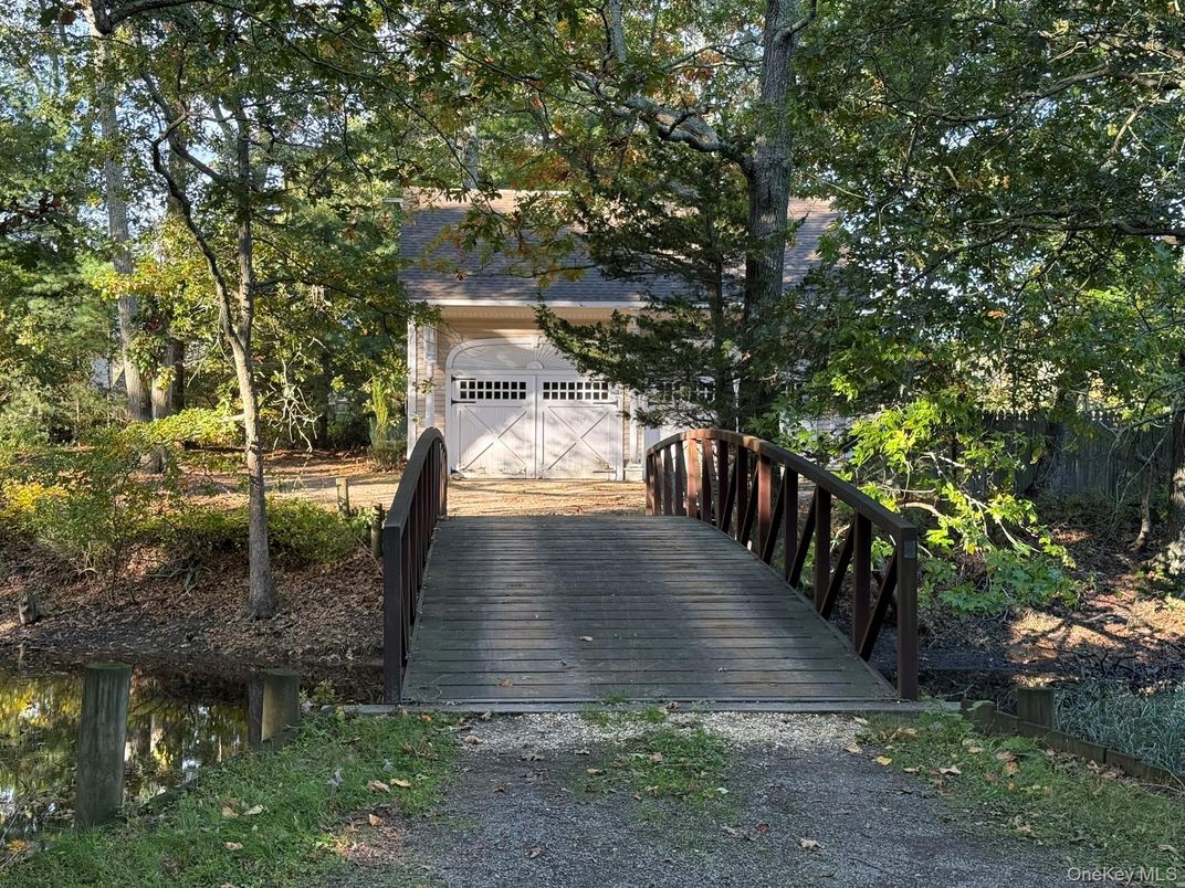 Detached Garage, Exterior