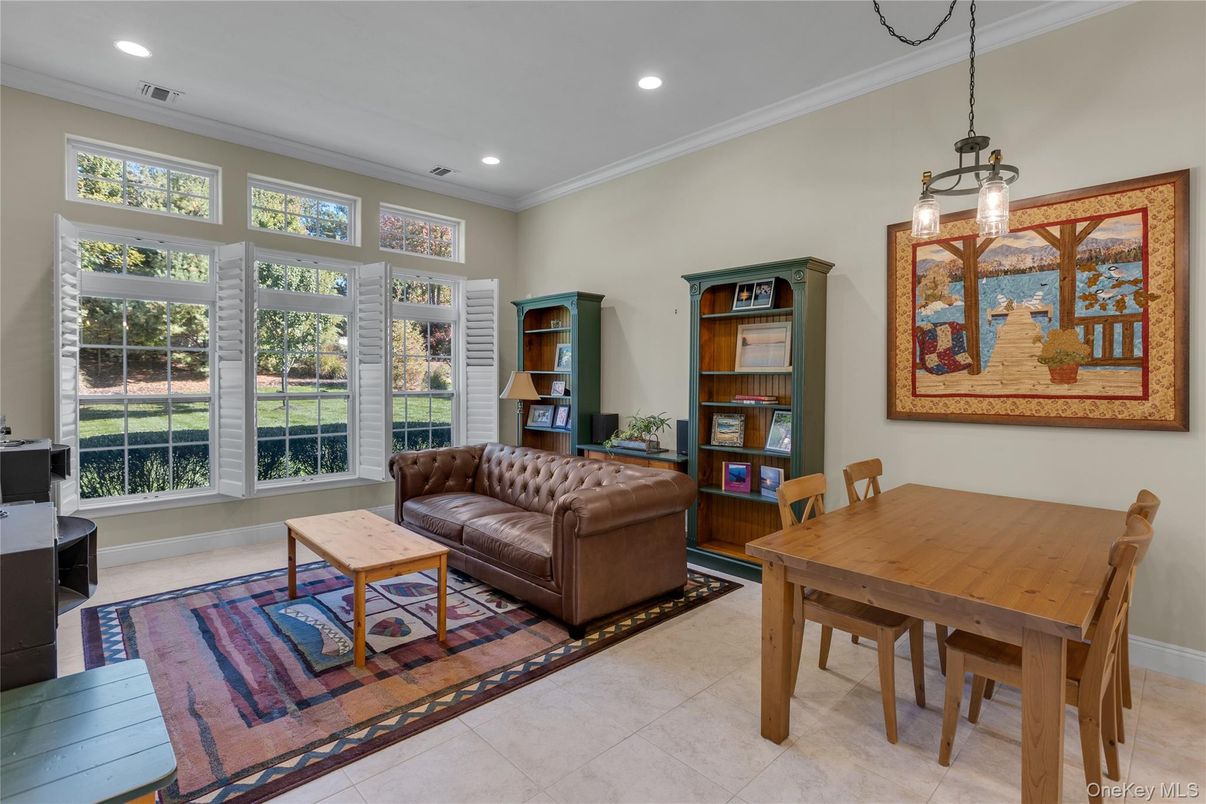 Dining room, Interior, Pendant Lights, Recessed Lighting