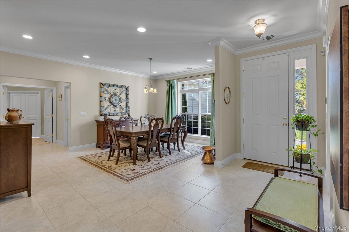 Dining room, Interior, Pendant Lights, Recessed Lighting