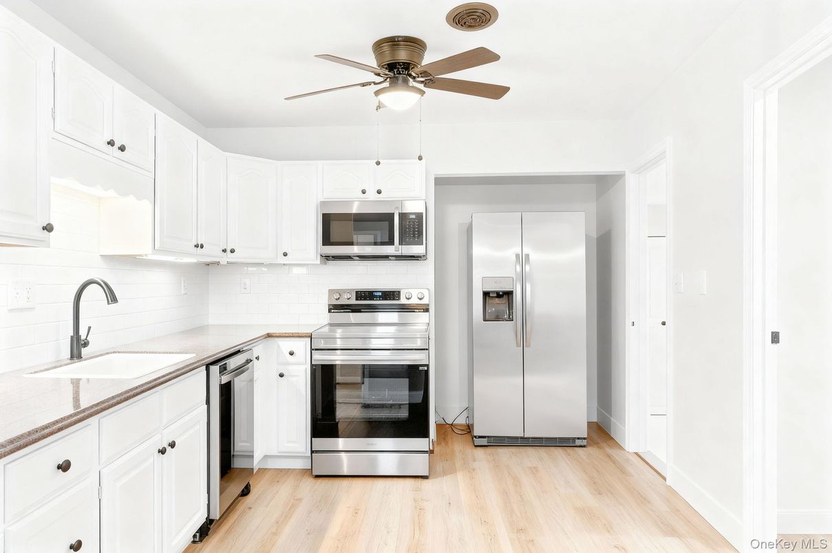 Interior, Kitchen, Stainless Steel Appliances, Wood Texture Flooring