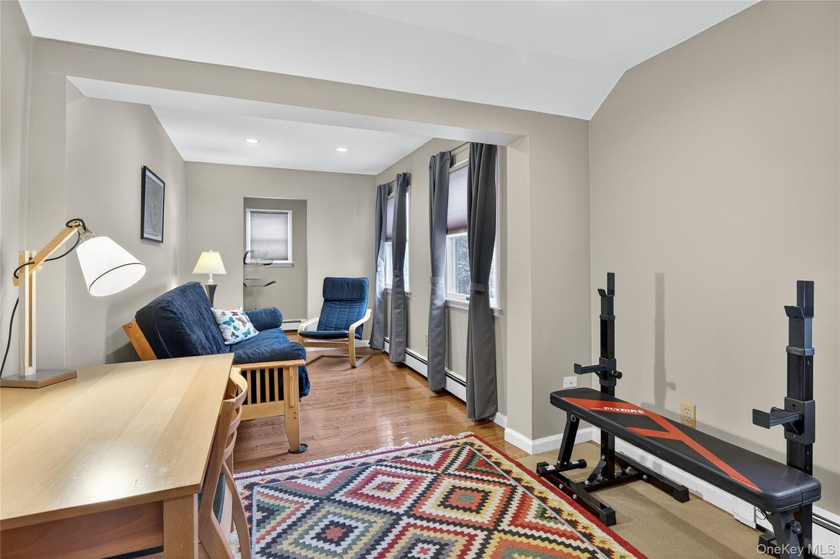 Fitness Equipment, Interior, Recessed Lighting, Wood Texture Flooring