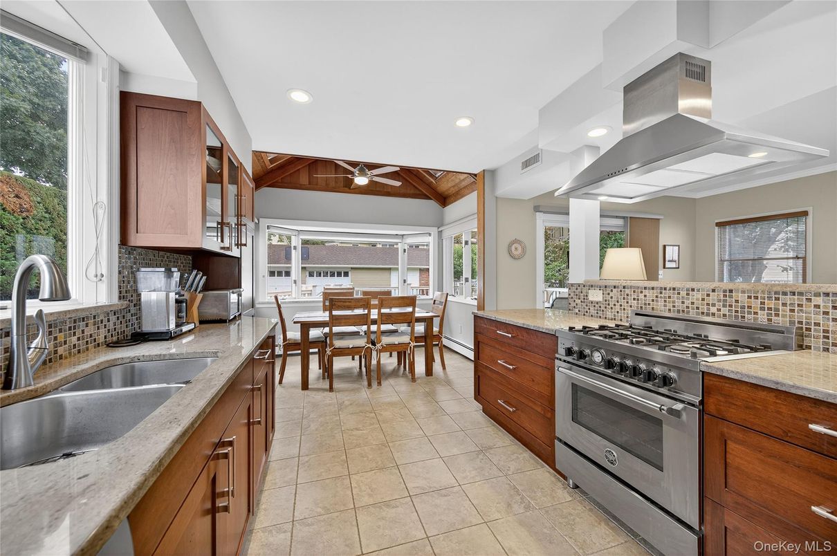Dining room, Interior, Kitchen, Recessed Lighting, Stainless Steel Appliances, Wooden Beams