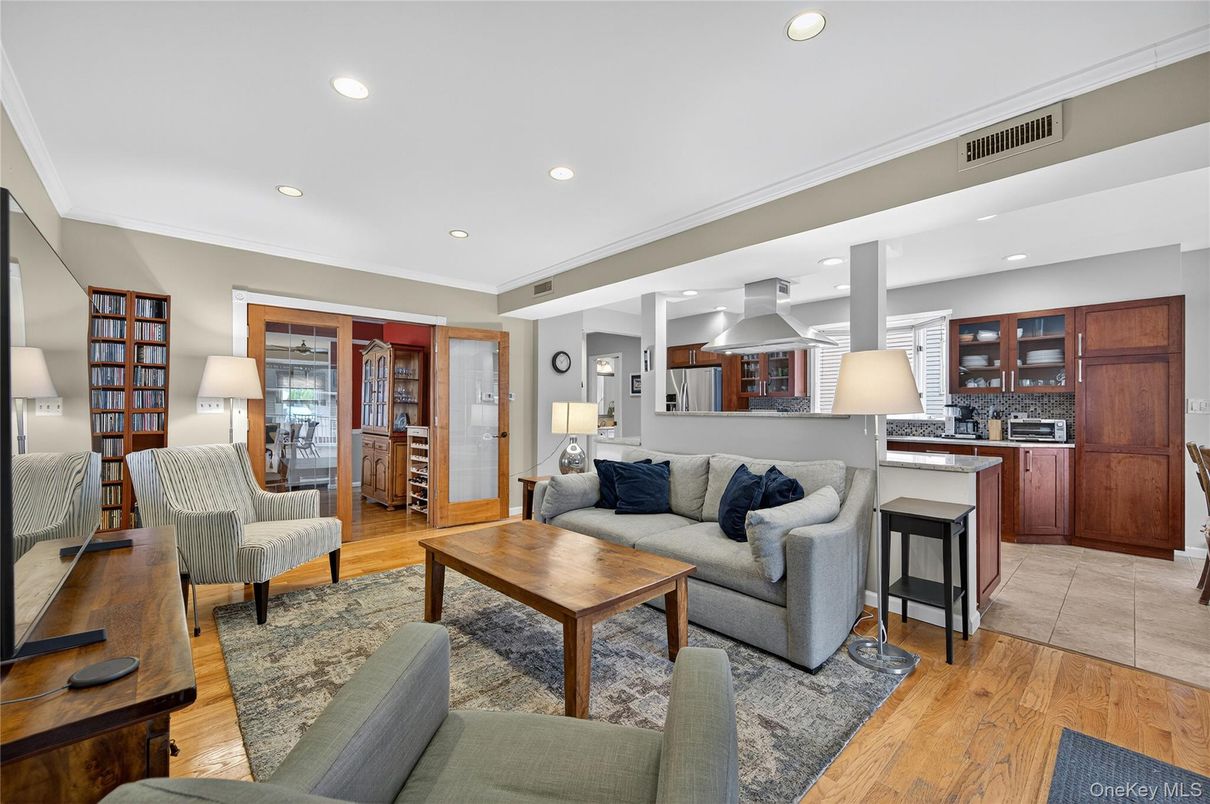 Interior, Kitchen, Living room, Recessed Lighting, Wood Texture Flooring