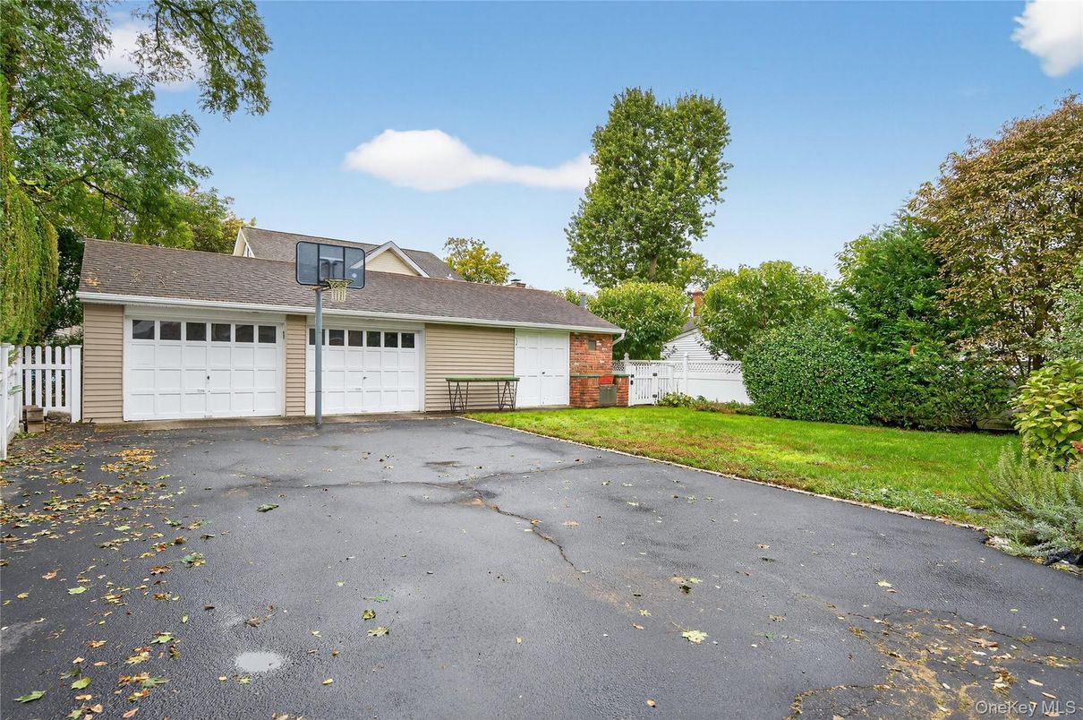 Attached, Detached Garage, Exterior, Facade, Brick Facade, Cape Cod