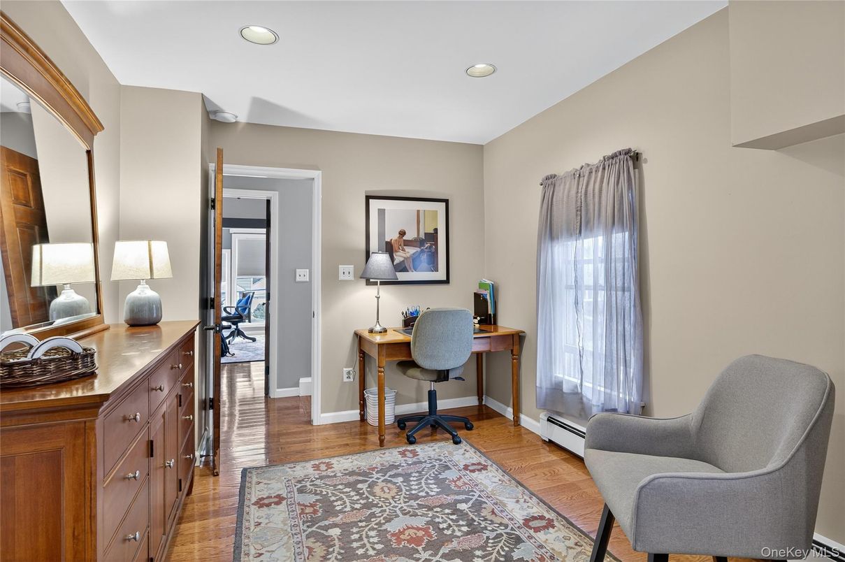 Home Office, Interior, Recessed Lighting, Wood Texture Flooring