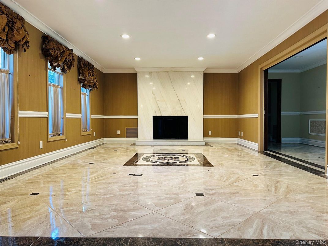 Empty room, Fireplace, Interior, Recessed Lighting