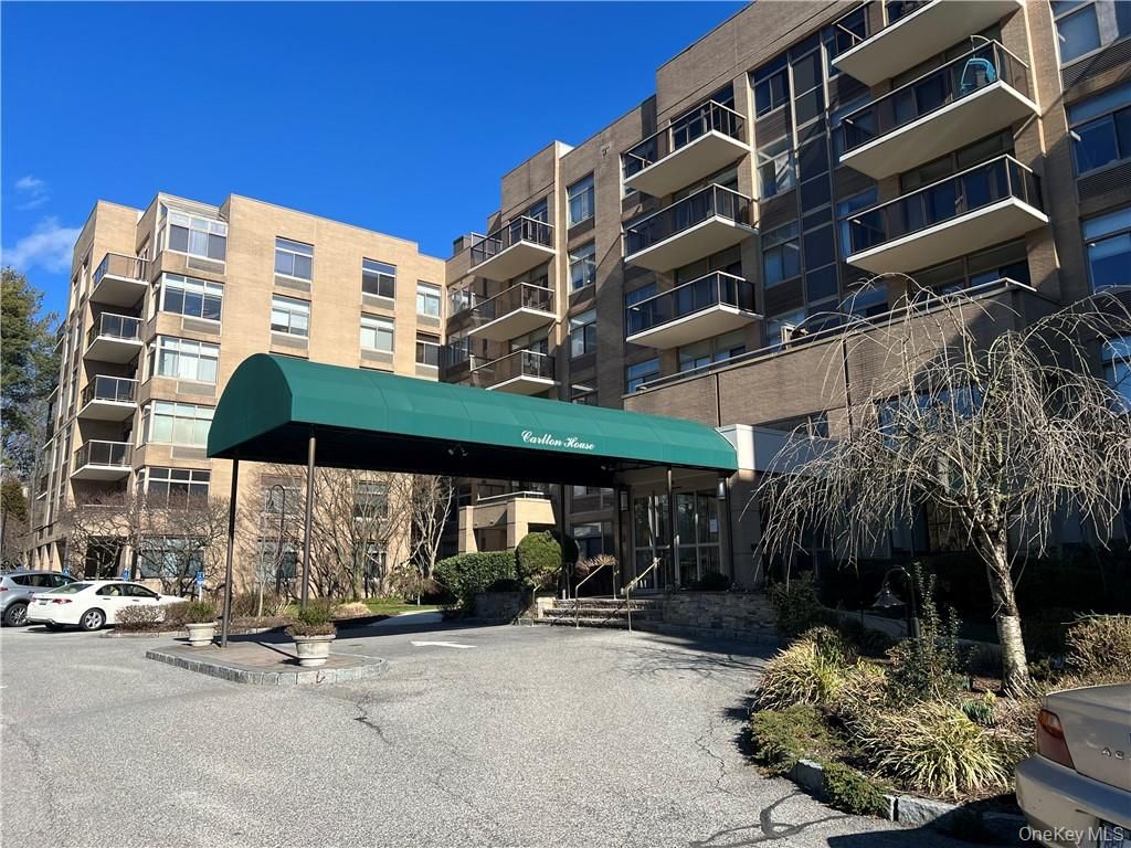 Exterior, Facade, Condo Building