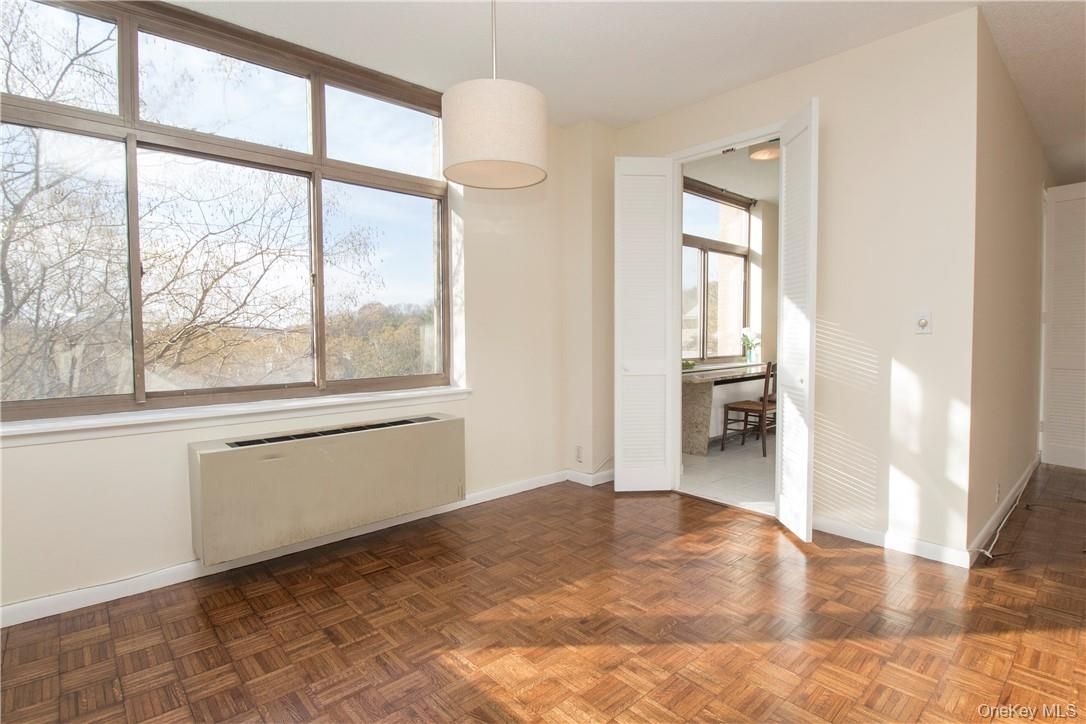 Empty room, Interior, Pendant Lights, Wood Texture Flooring