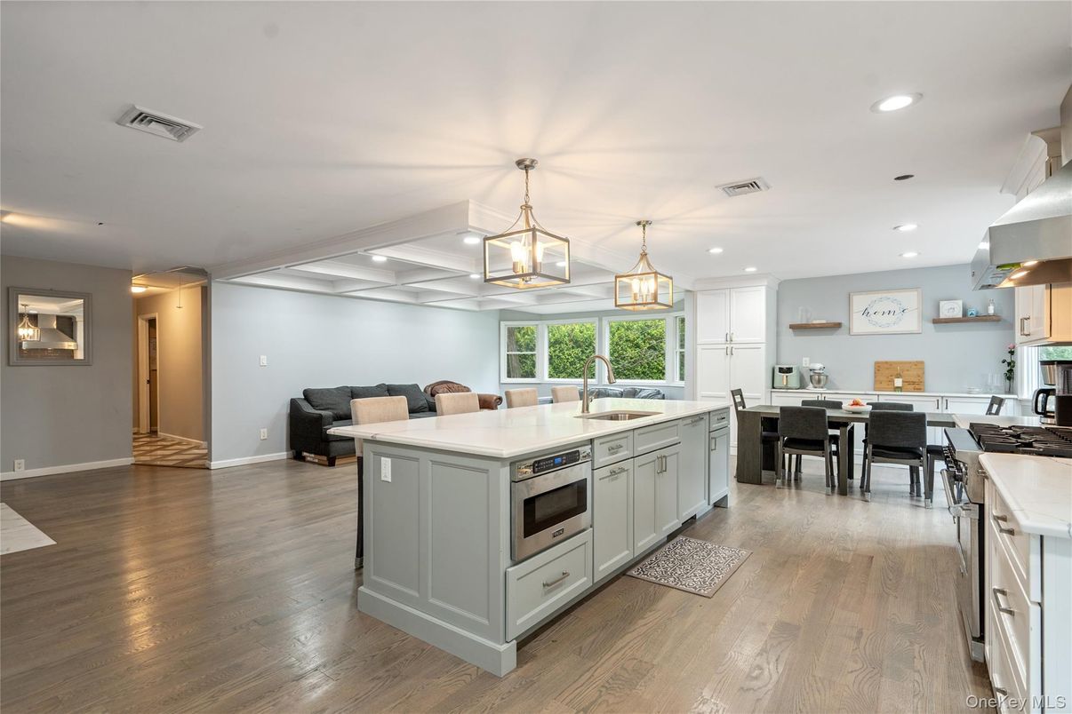 Dining room, Interior, Kitchen, Pendant Lights, Recessed Lighting, Wood Texture Flooring