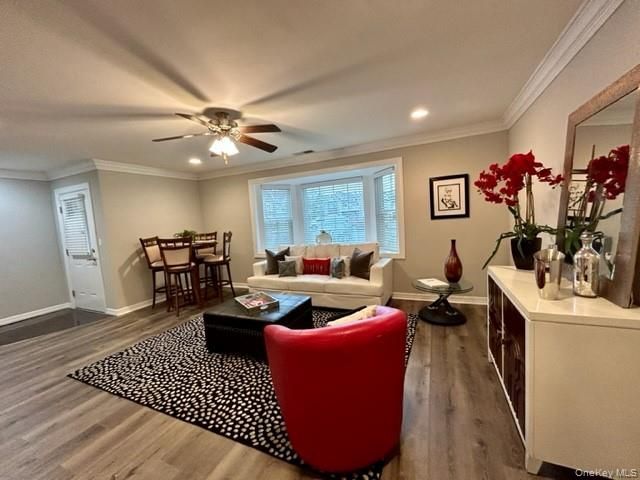 Dining room, Interior, Living room, Recessed Lighting, Wood Texture Flooring