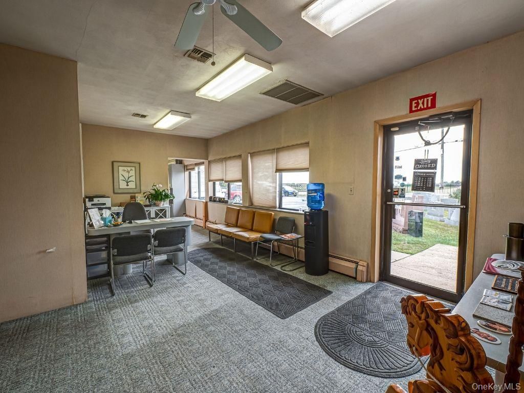 Home Office, Interior