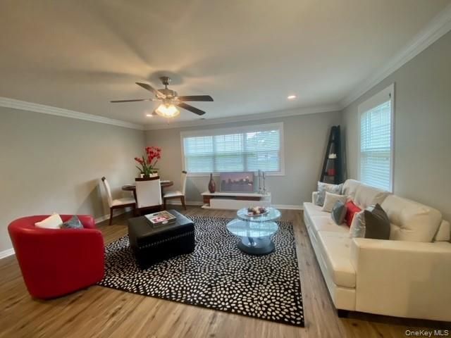 Dining room, Interior, Living room, Recessed Lighting, Wood Texture Flooring