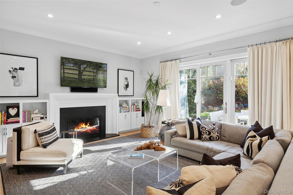 Fireplace, Interior, Living room, Recessed Lighting