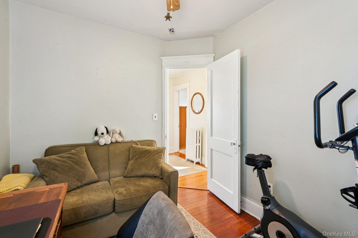 Fitness Equipment, Interior, Living room, Wood Texture Flooring