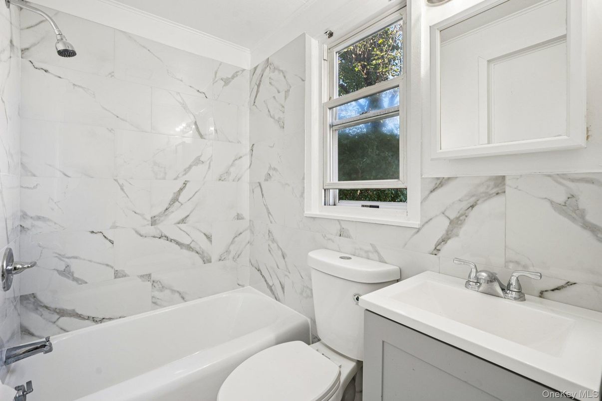Bathroom, Interior, Marble Walls